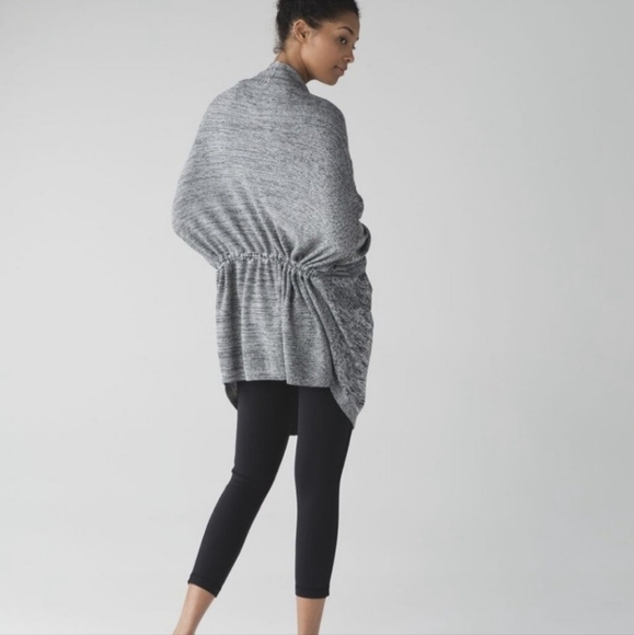 Lululemon Breeze Easy Wrap Heathered Light Grey / Heathered Deep Coal Size XS/S - Picture 10 of 10